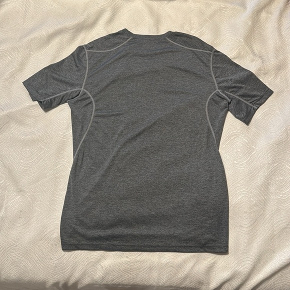 ASIA:186+, Stretch, Extra Large Gray T-shirt, accented double stitch. - Picture 5 of 7